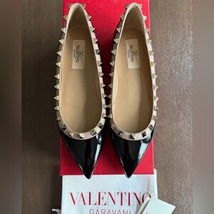 Valentino Garavani Patent Rockstud Ballet Flat